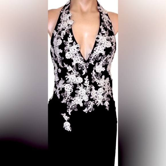 NWT Tiffany Designs Floral Embellished Plunging V-Neck Halter Gown Front Sash B2 - Picture 4 of 12